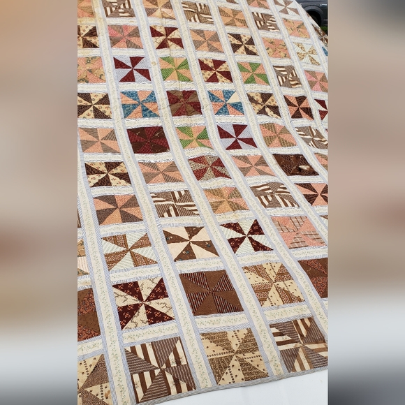 1800s Quilt multiple patterned fabric - Picture 10 of 16